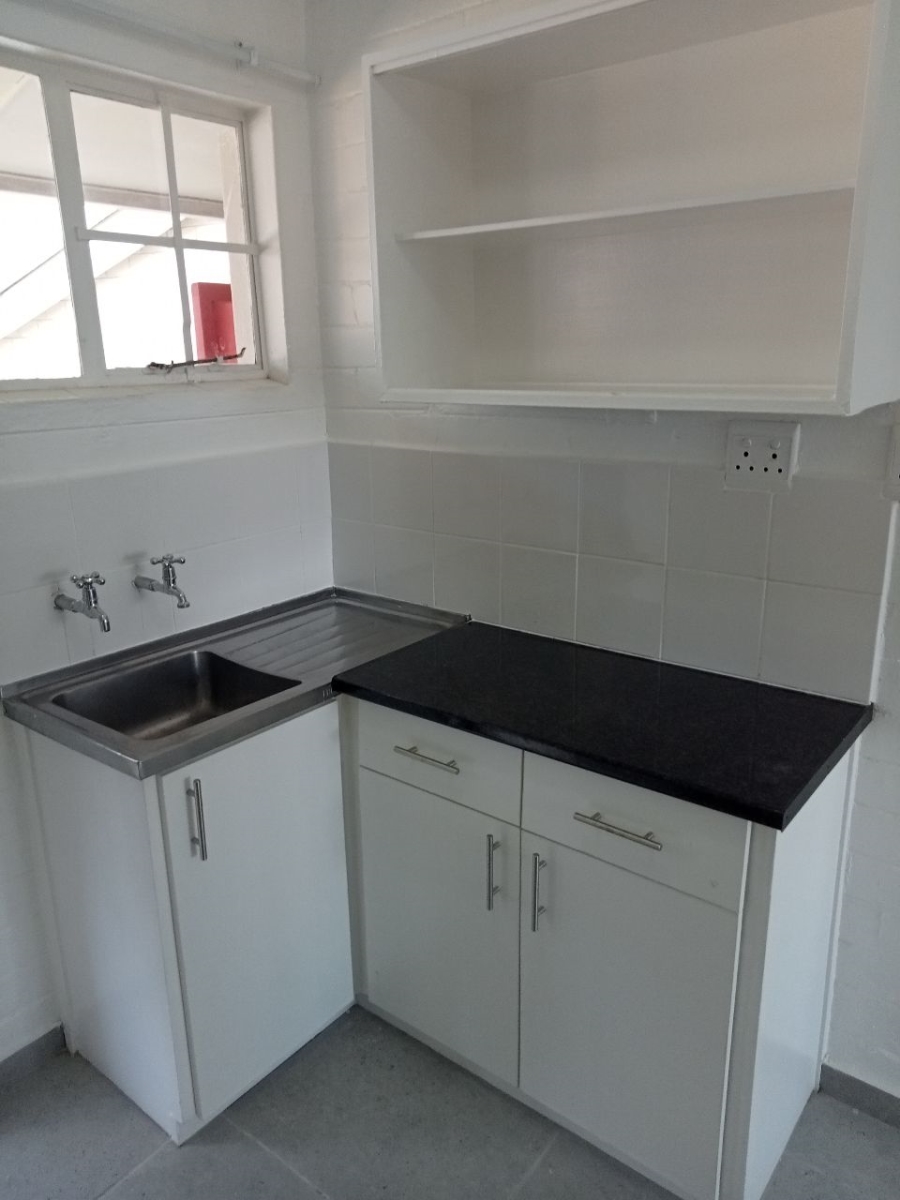 To Let 1 Bedroom Property for Rent in Lakeside Western Cape